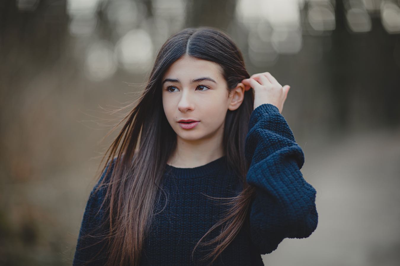 Portrait d’hiver en pleine nature, où la lumière douce met en valeur la jolie Clara. 

N’hésitez pas à me contacter pour une séance photo seule, en couple ou en famille 🦋🌸 Les beaux jours arrivent 🙃

#portrait #shooting #photographeessonne #photographeparis